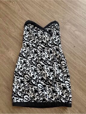 Rare Betsy Johnson strapless mini dress with black and white graffiti size 4